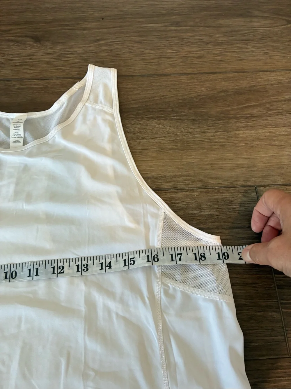 Like New Lululemon White Racerback Workout Tank Top Size 10 - Picture 9 of 10